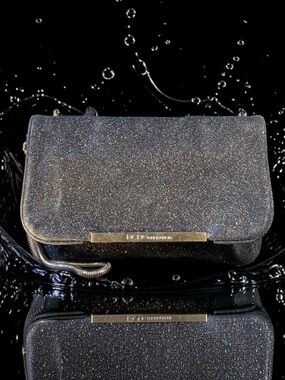 BCBG Evening wristlet 💖